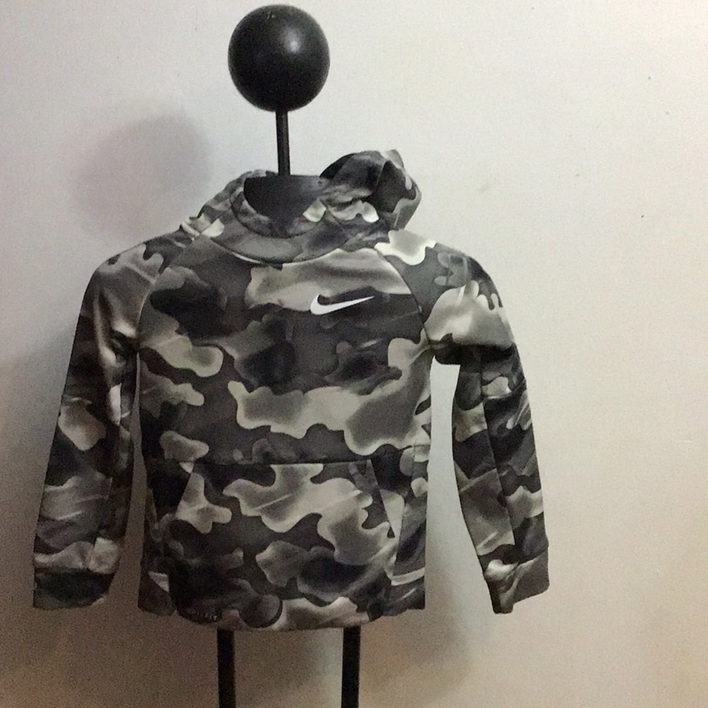Nike camouflage hoodie kids 6 medium